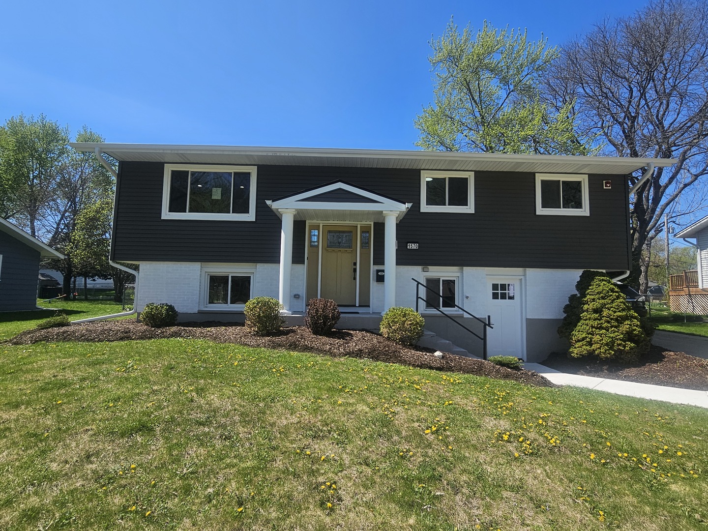 1570 Jefferson Road, Hoffman Estates, IL 60169