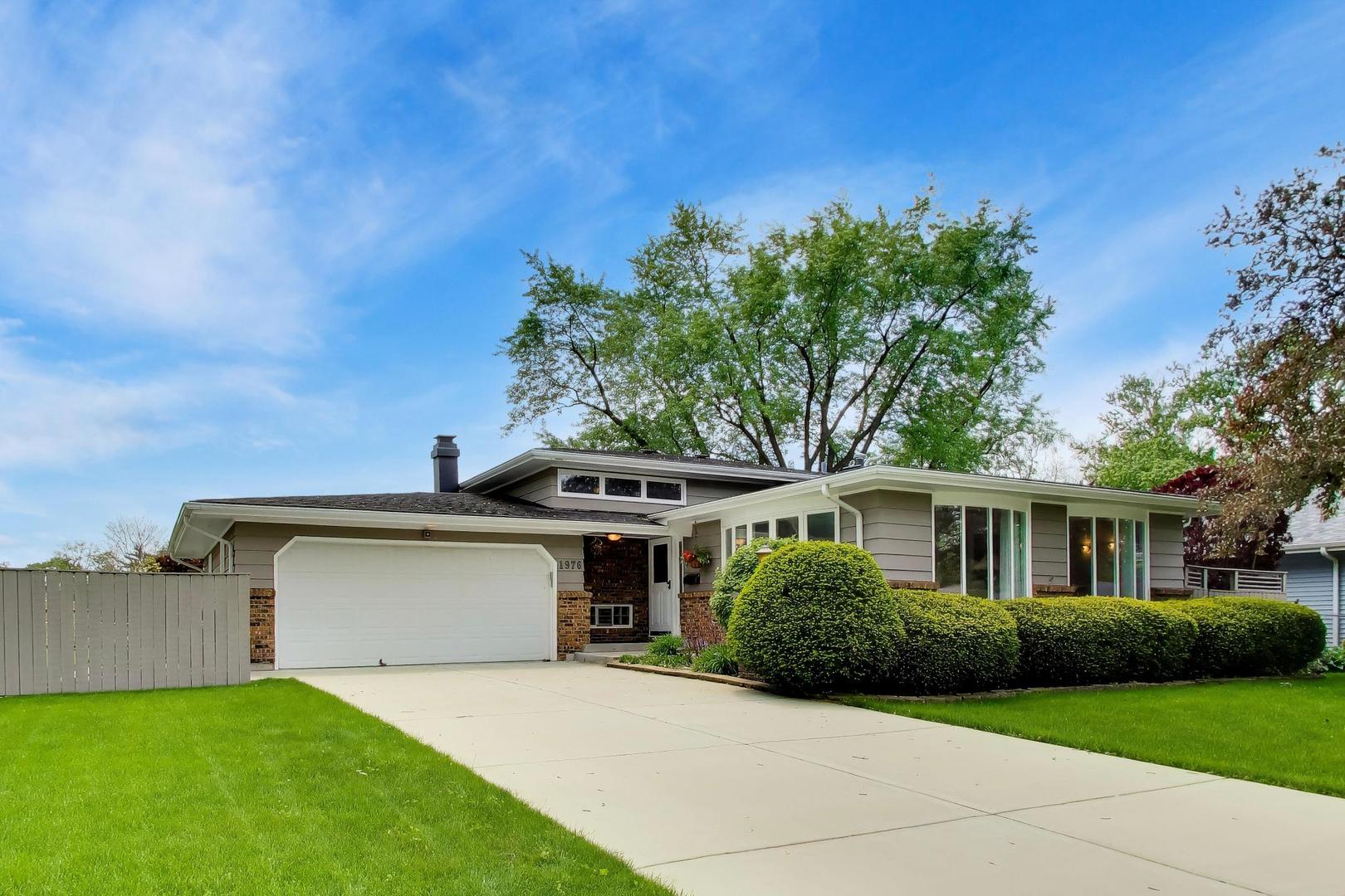 1976 Robert Street, Aurora, IL 60506