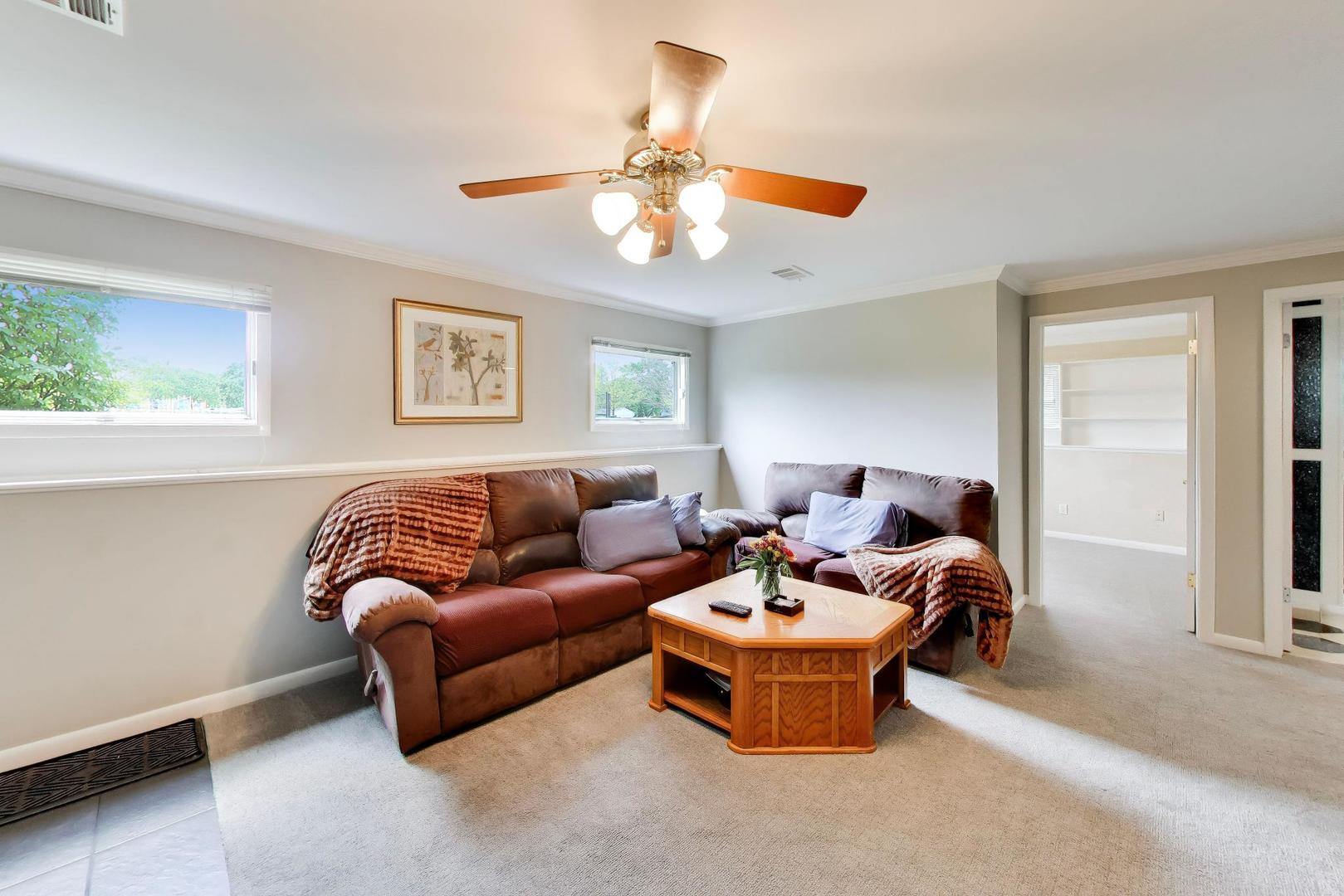 1976 Robert Street, Aurora, IL 60506