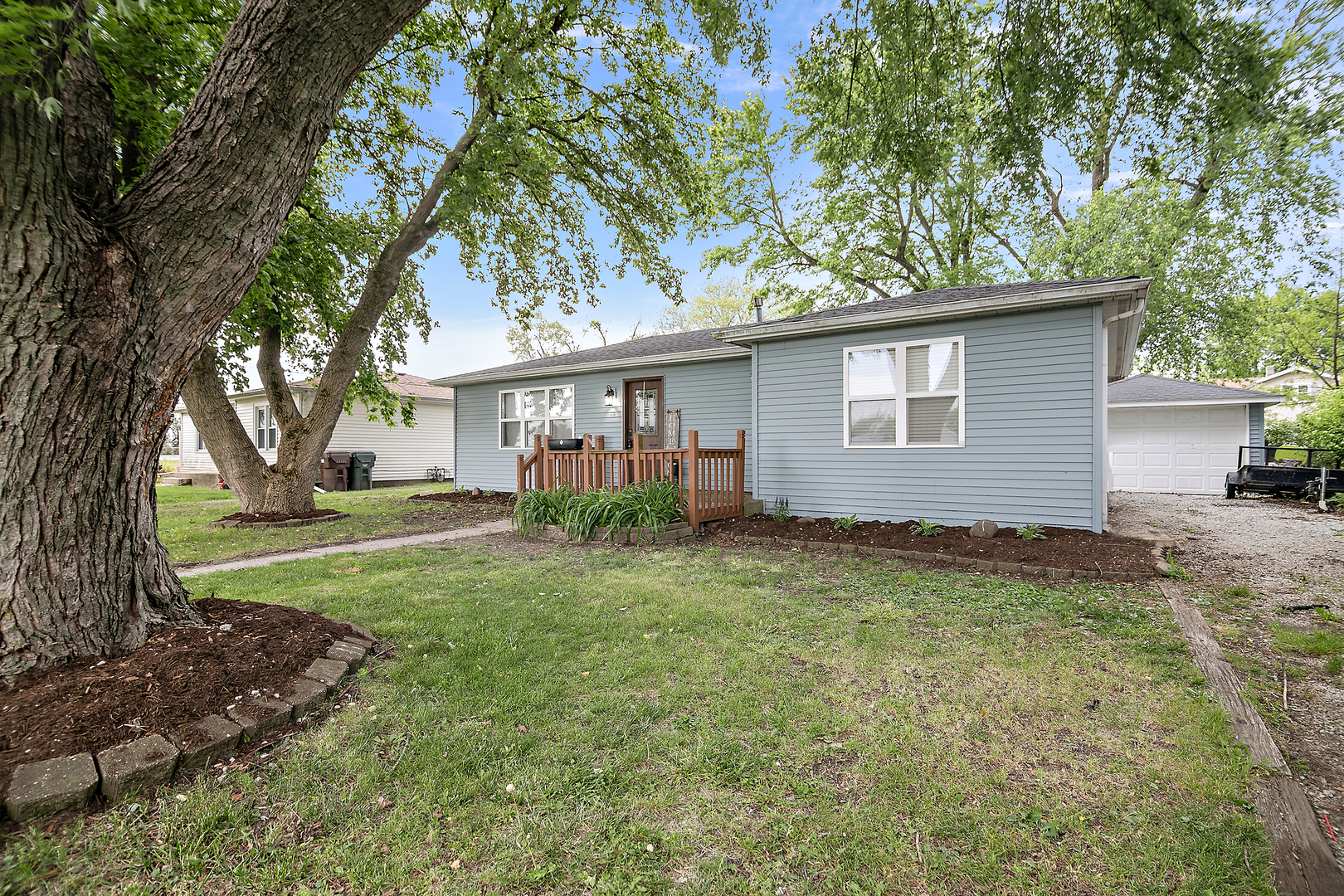 570 E 2nd Avenue, Clifton, IL 60927