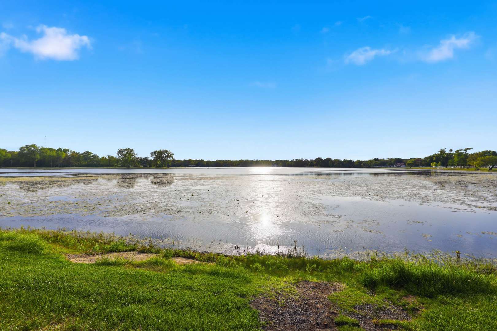 400 Willow Road, Lakemoor, IL 60051