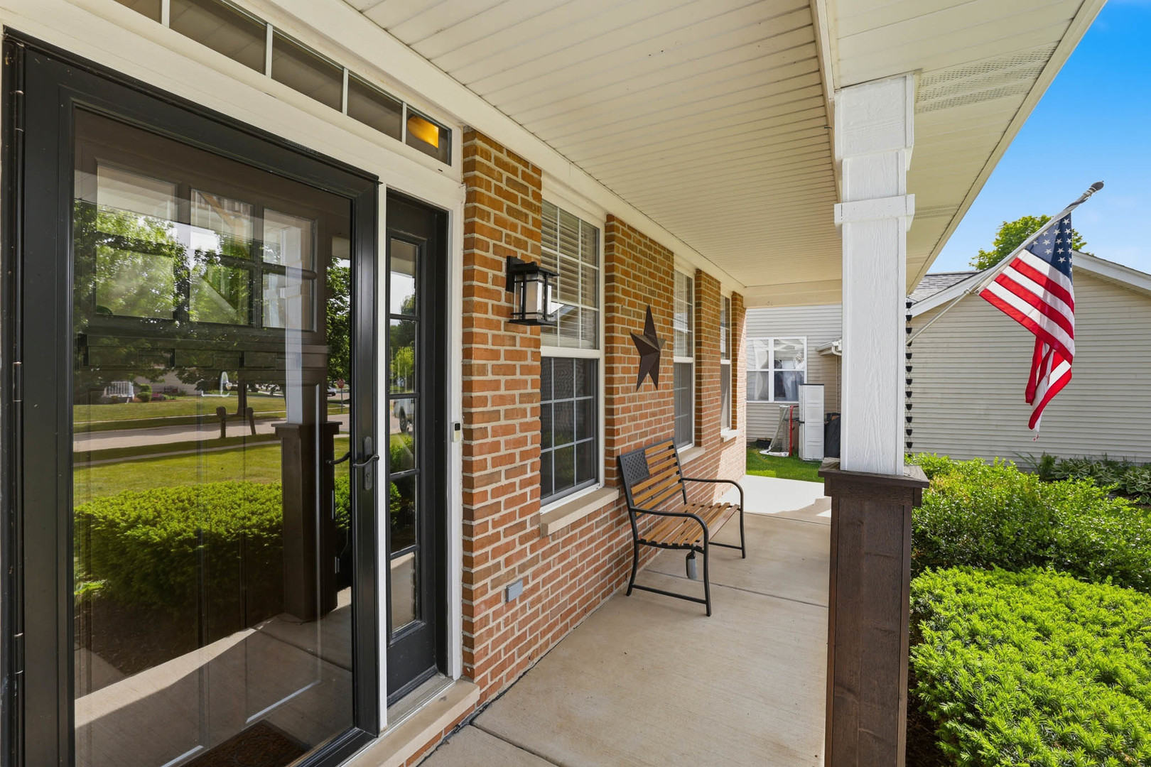 400 Willow Road, Lakemoor, IL 60051
