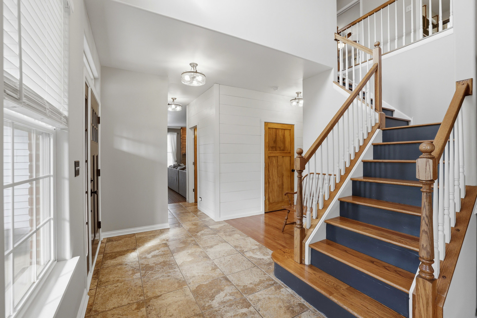 400 Willow Road, Lakemoor, IL 60051