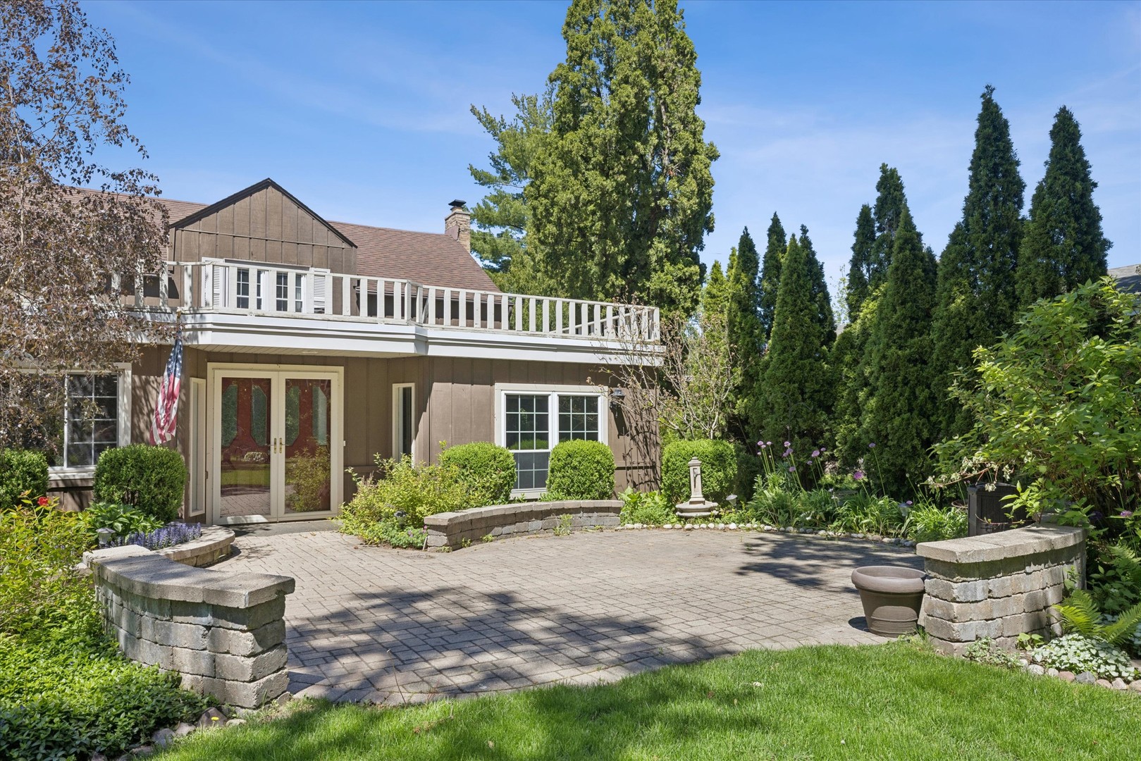 946 Walter Avenue, Des Plaines, IL 60016