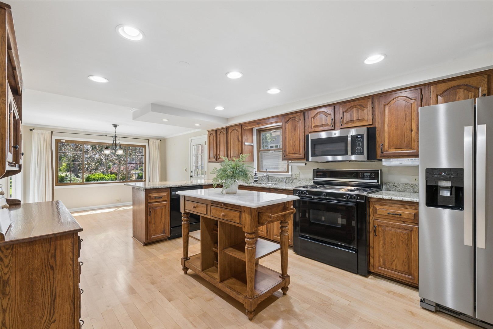 946 Walter Avenue, Des Plaines, IL 60016