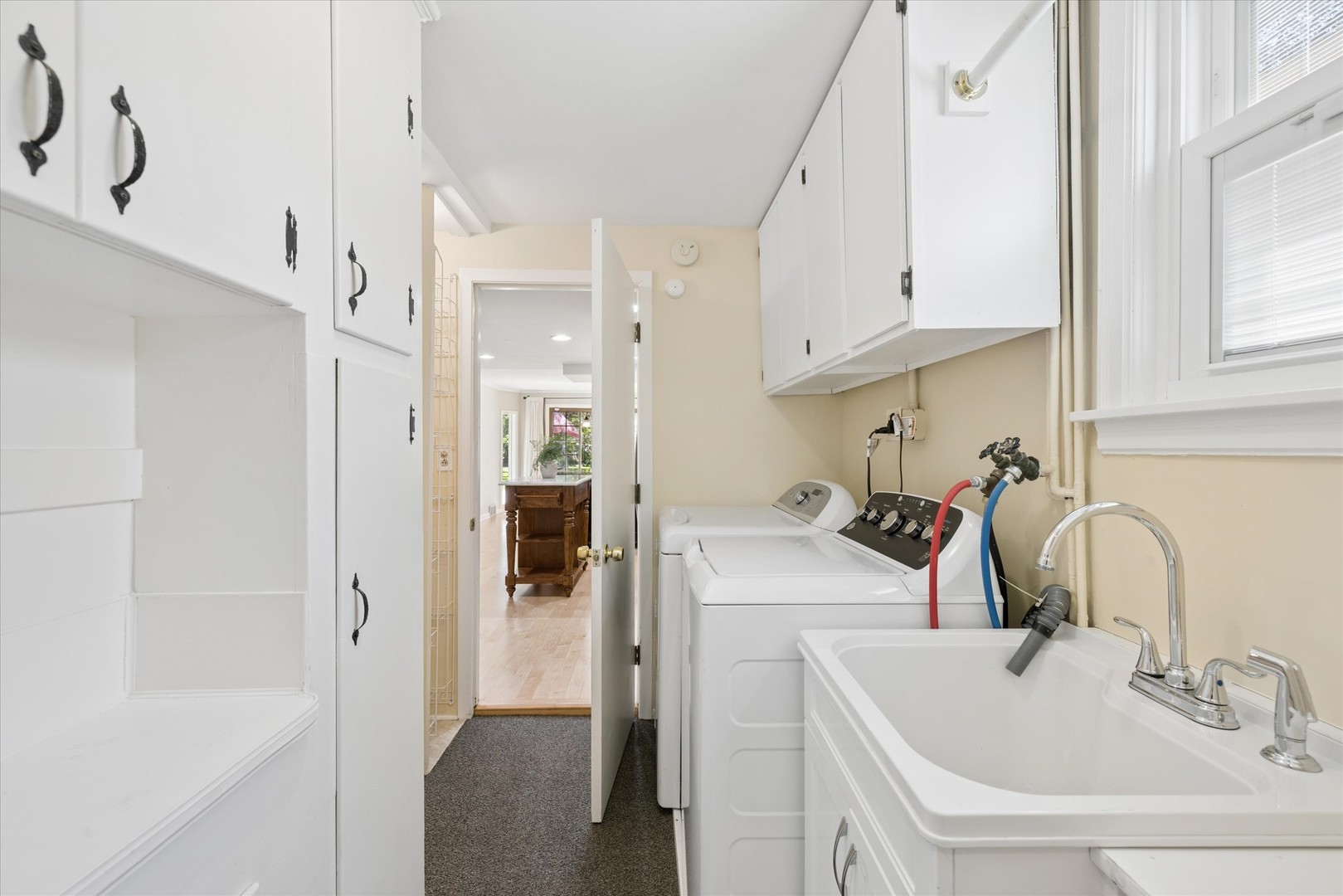 946 Walter Avenue, Des Plaines, IL 60016