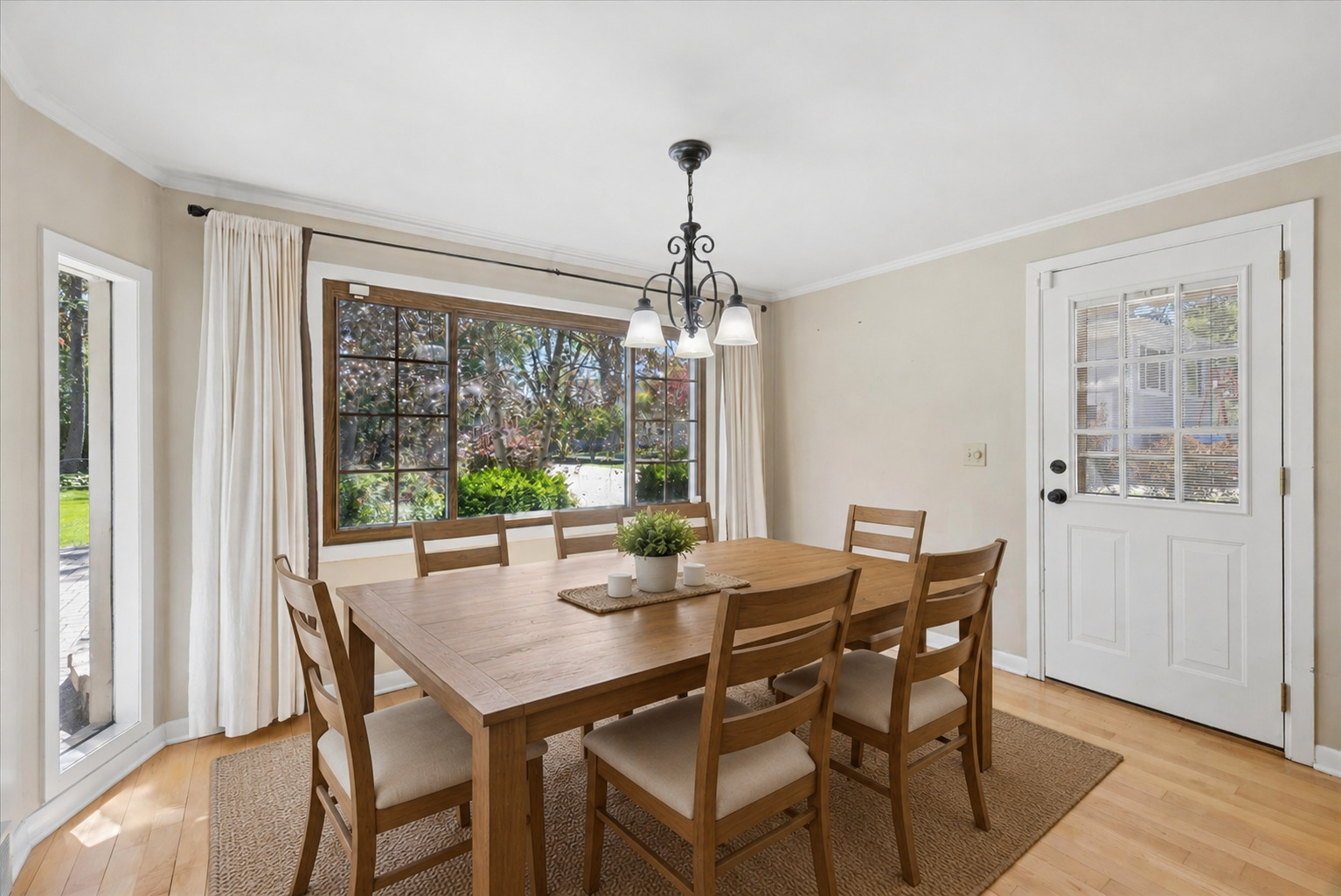 946 Walter Avenue, Des Plaines, IL 60016