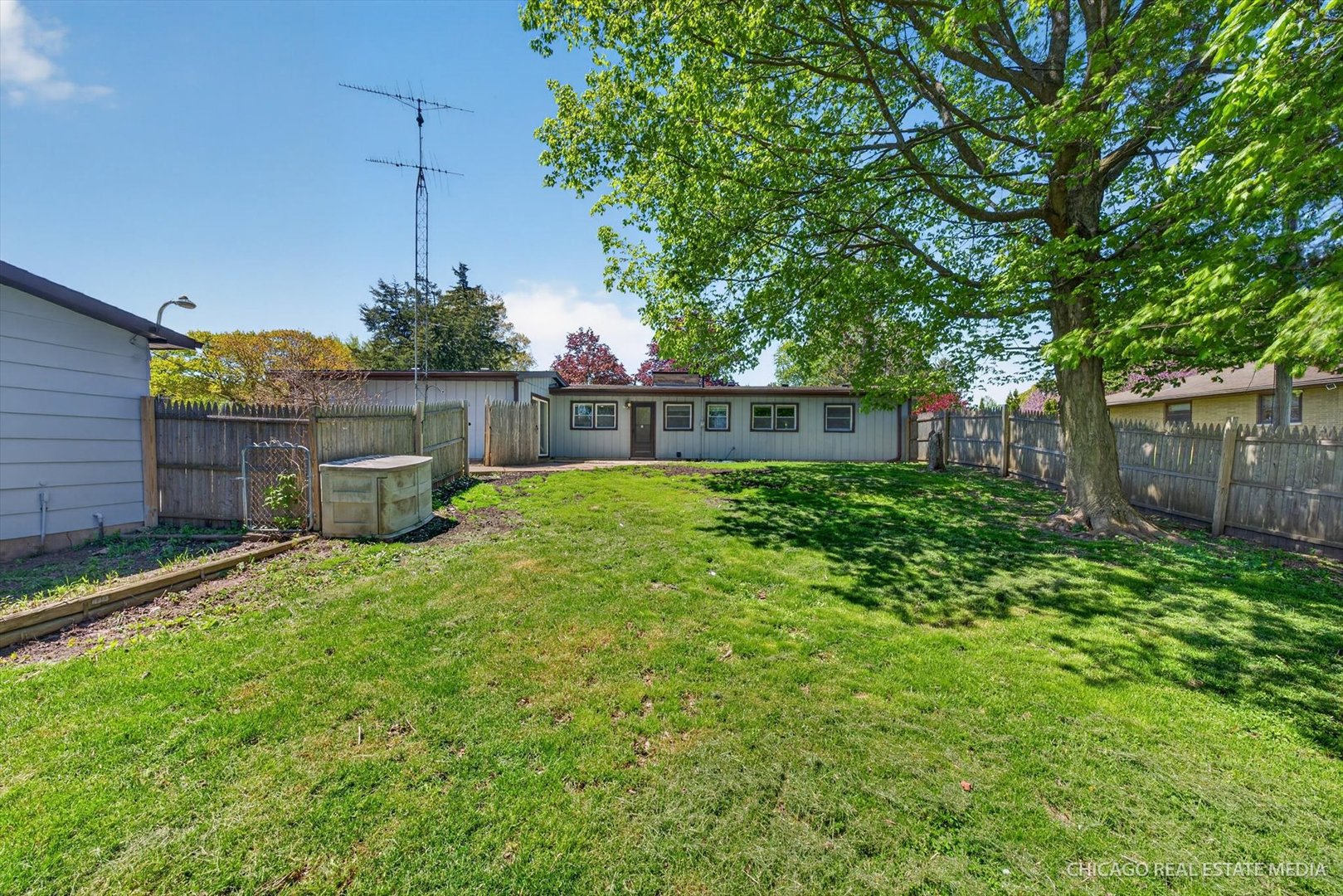 41557 N Illinois Street, Zion, IL 60099