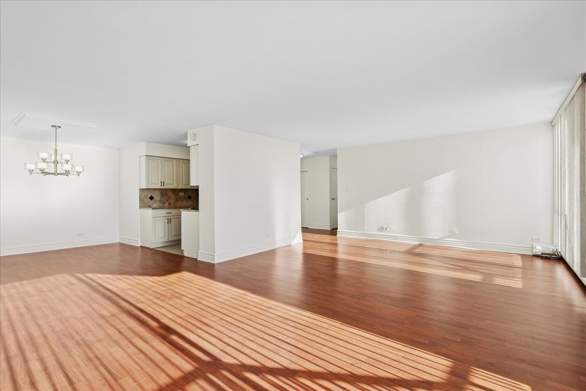 40 N Tower Road #8F, Oak Brook, IL 60523