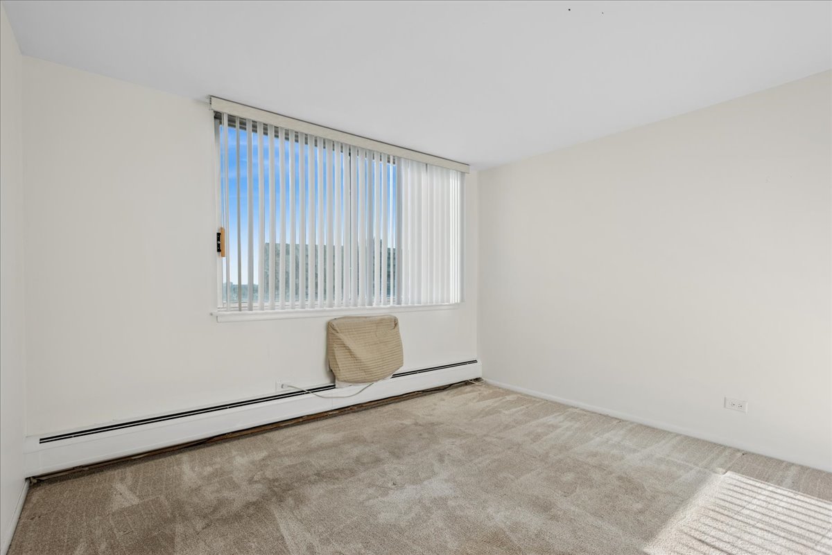 40 N Tower Road #8F, Oak Brook, IL 60523