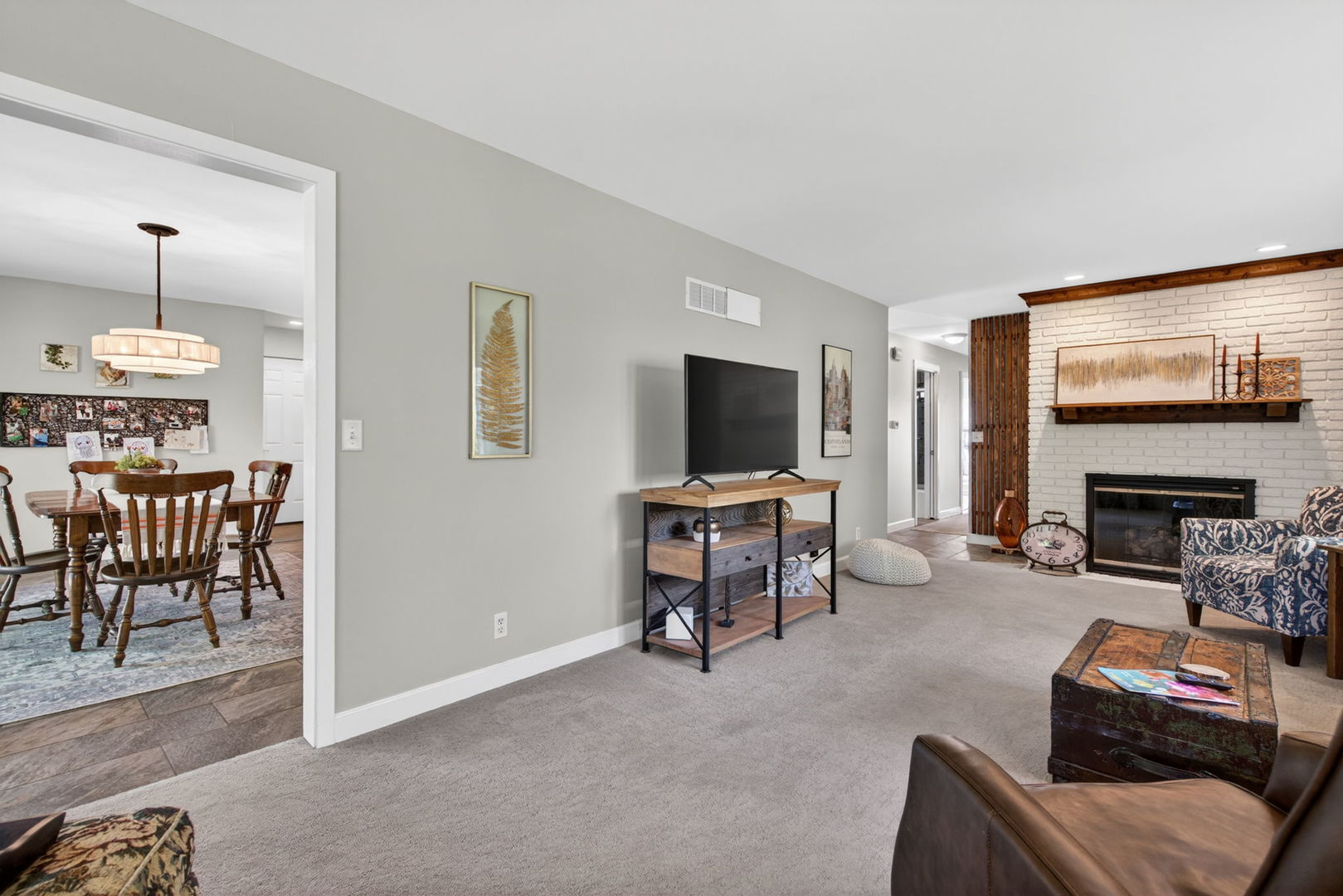 223 Willow Lane, Geneva, IL 60134