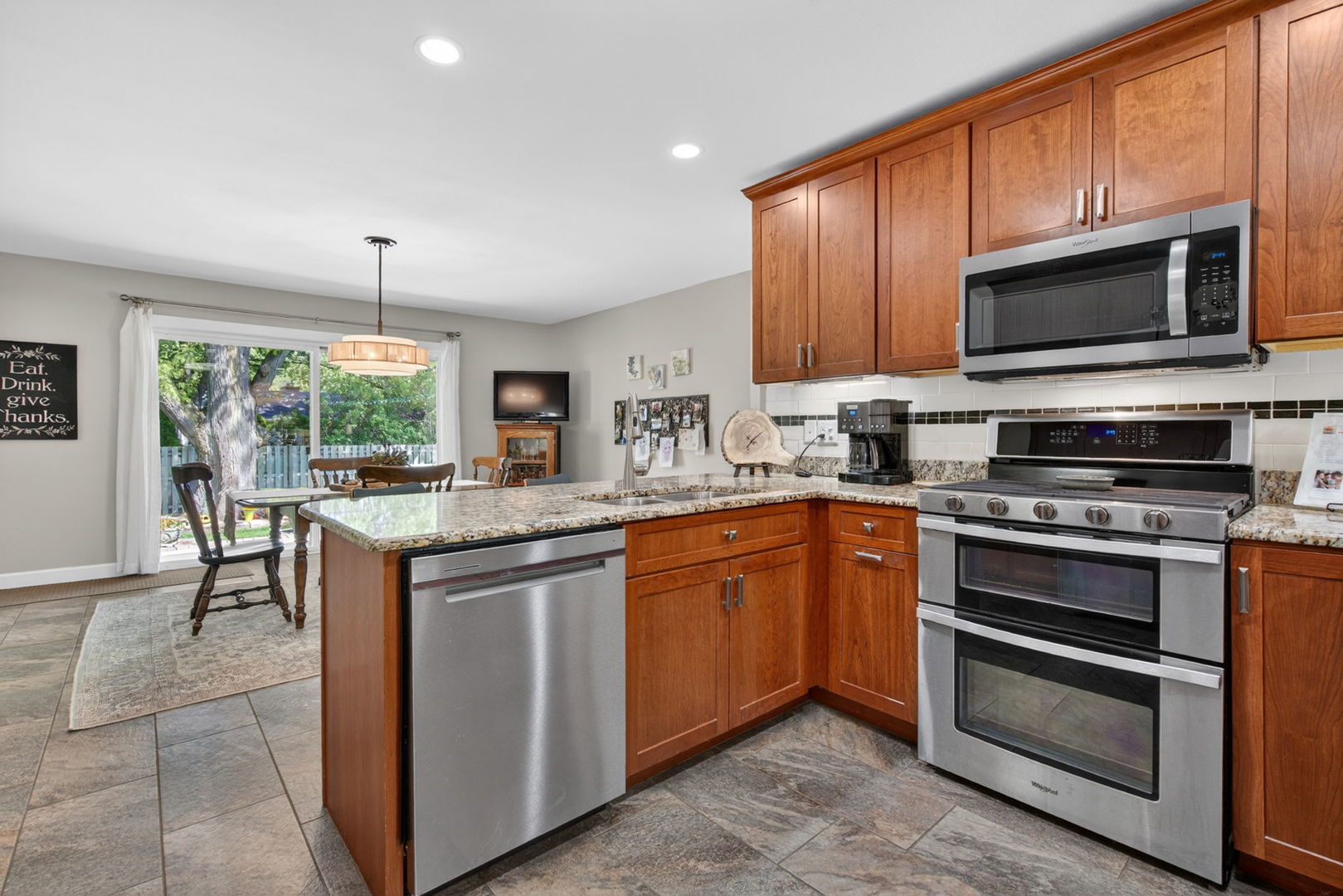223 Willow Lane, Geneva, IL 60134