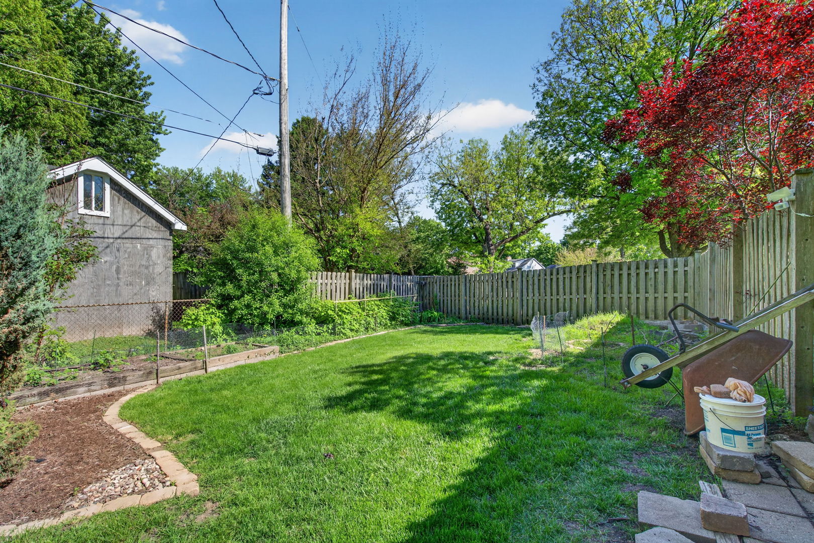 223 Willow Lane, Geneva, IL 60134