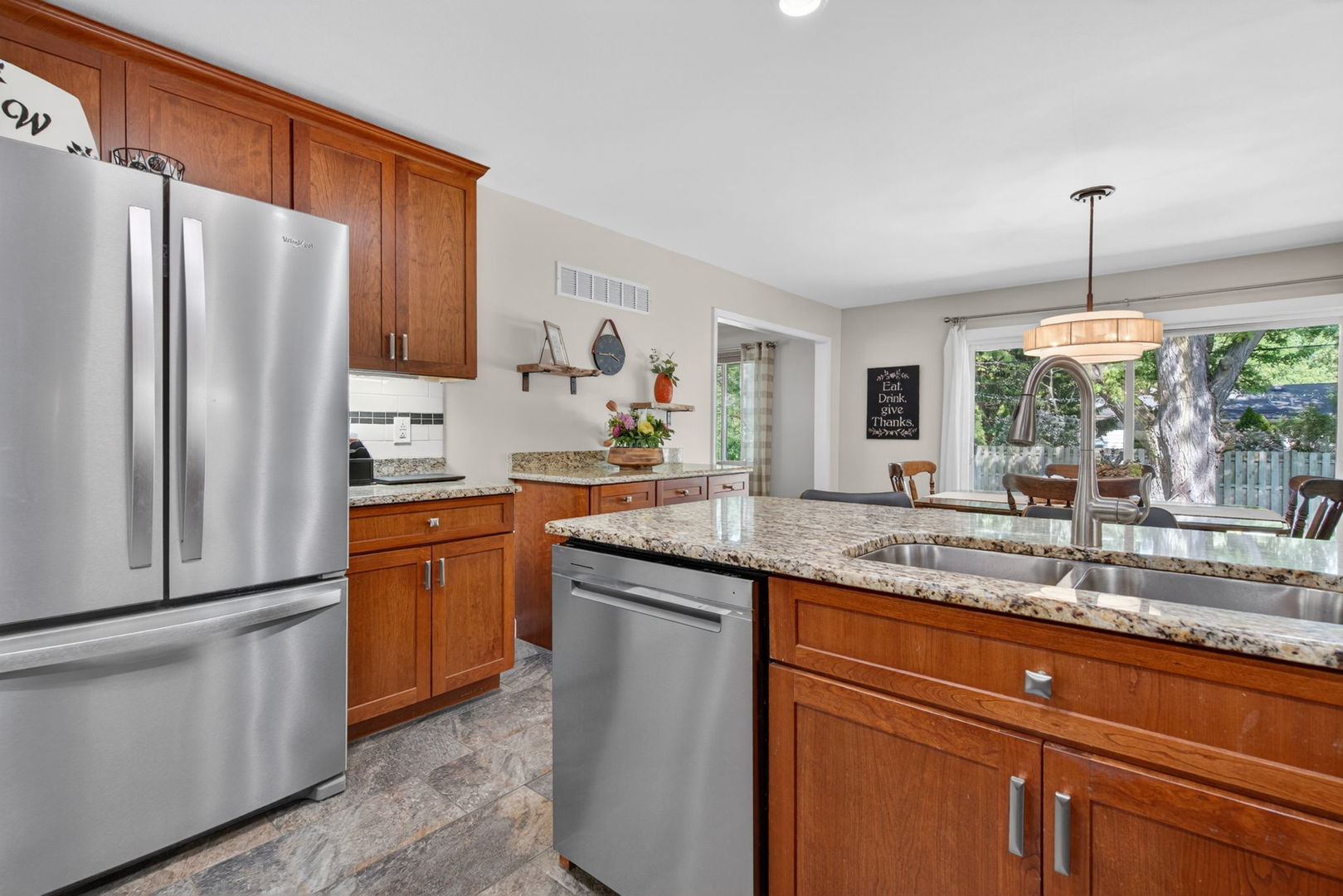 223 Willow Lane, Geneva, IL 60134