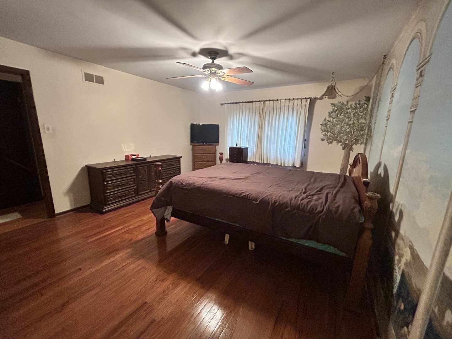 532 S Blackstone Avenue, Glenwood, IL 60425