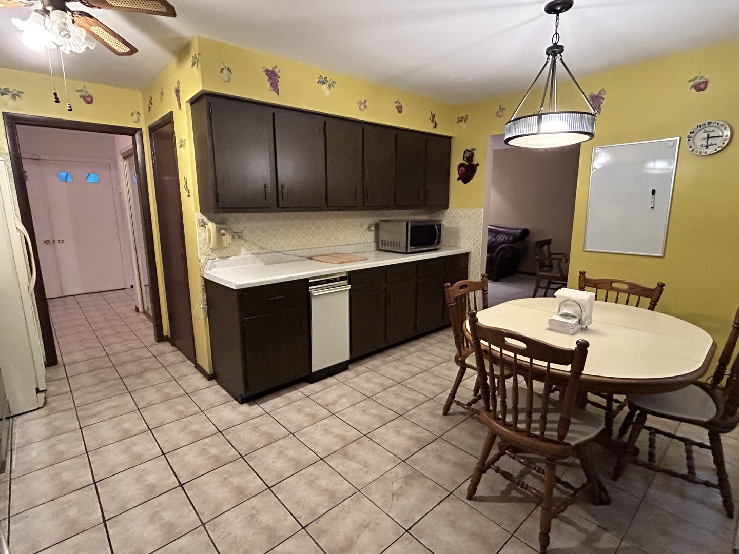 532 S Blackstone Avenue, Glenwood, IL 60425