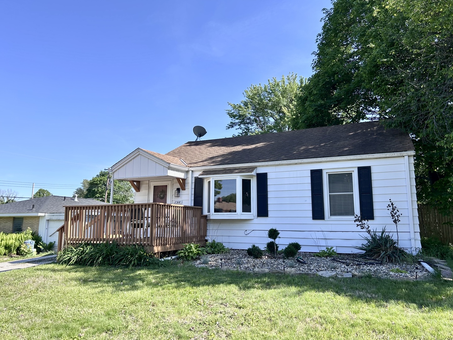 2208 W Vernon Court, Peoria, IL 61604