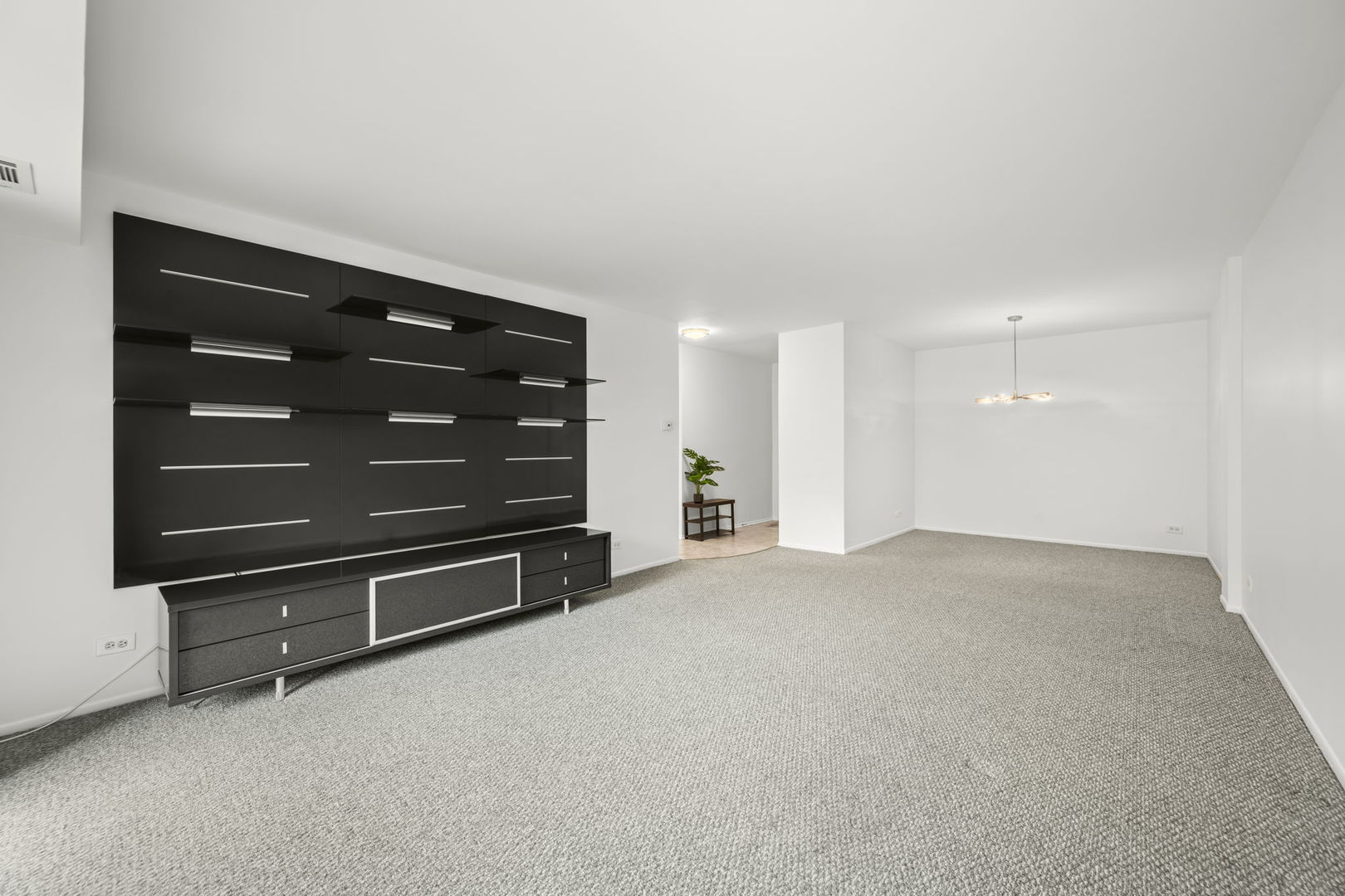 1103 S Hunt Club Drive #126, Mount Prospect, IL 60056