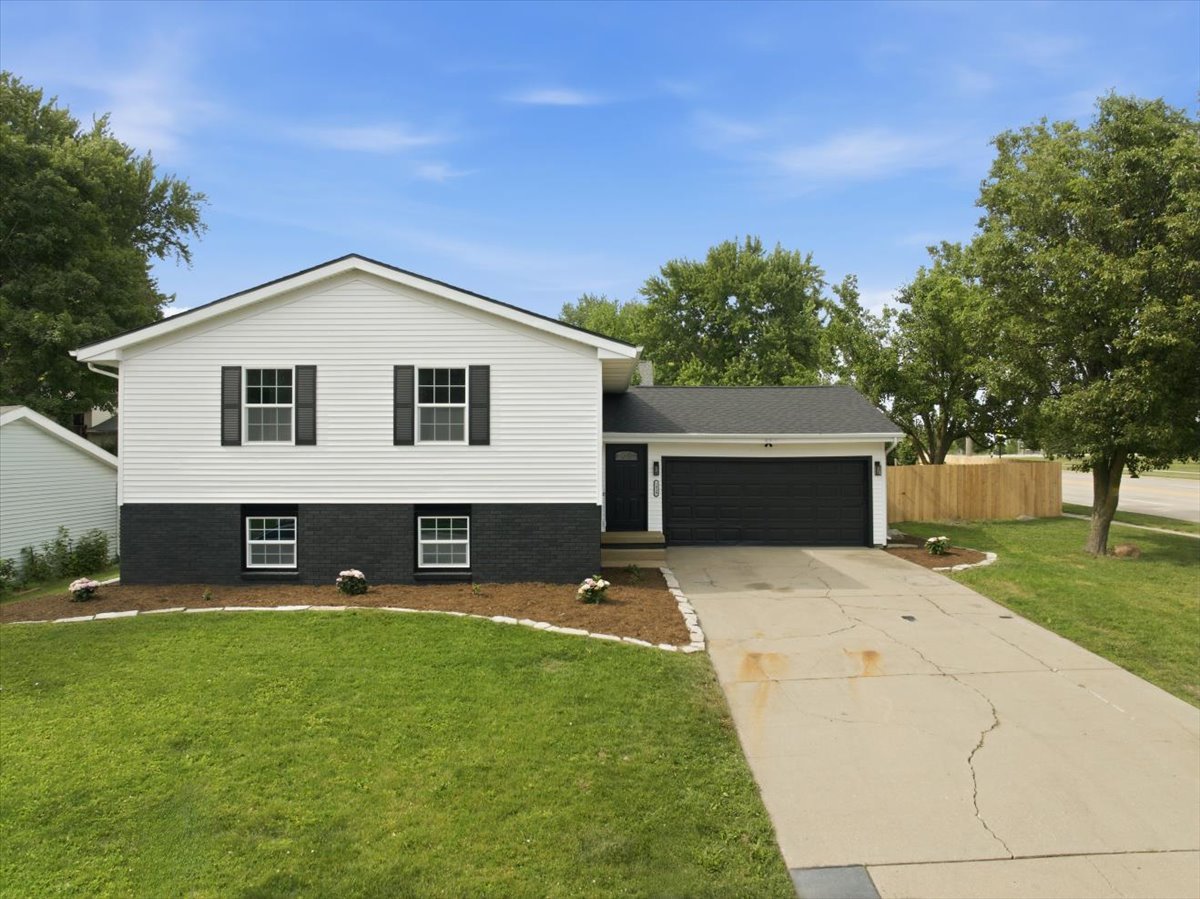 1828 Johnson Drive, Normal, IL 61761