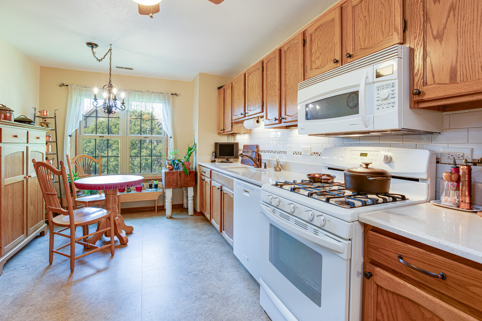 310 Carriage Way #2D, Bloomingdale, IL 60108