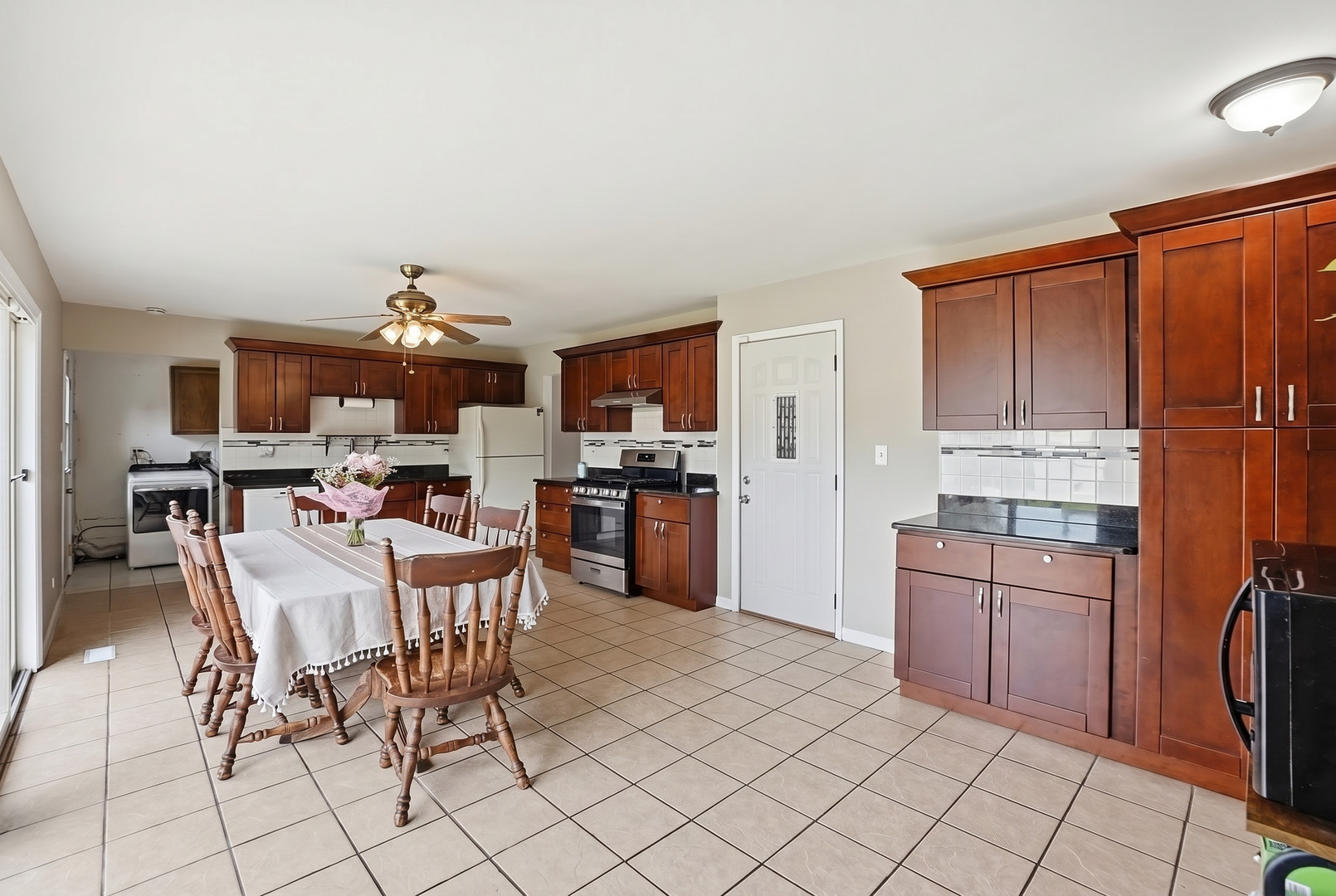 1402 Cynthia Lane, Hanover Park, IL 60133