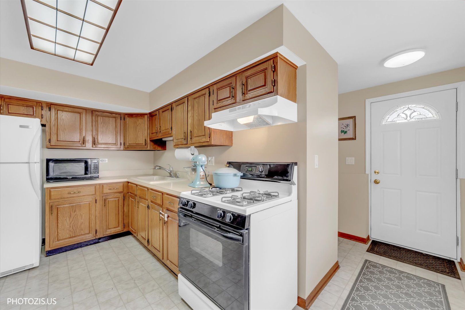 159 N Edgewood Avenue, Wood Dale, IL 60191