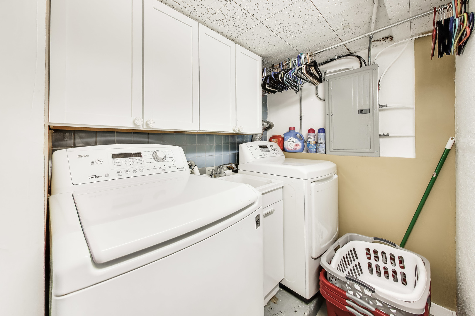6732 W Rascher Avenue, Chicago, IL 60656