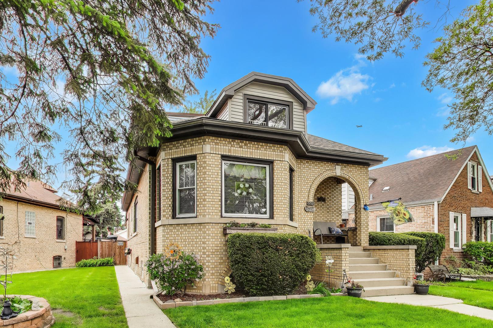6732 W Rascher Avenue, Chicago, IL 60656