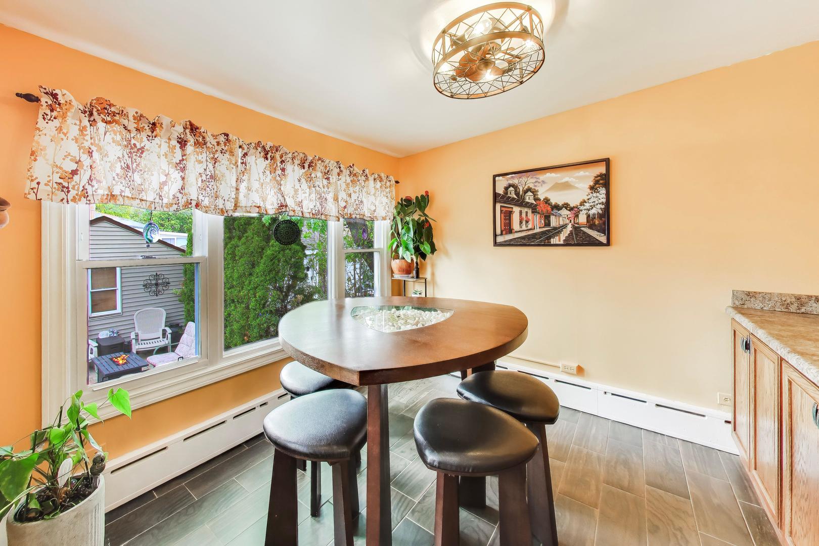 6732 W Rascher Avenue, Chicago, IL 60656