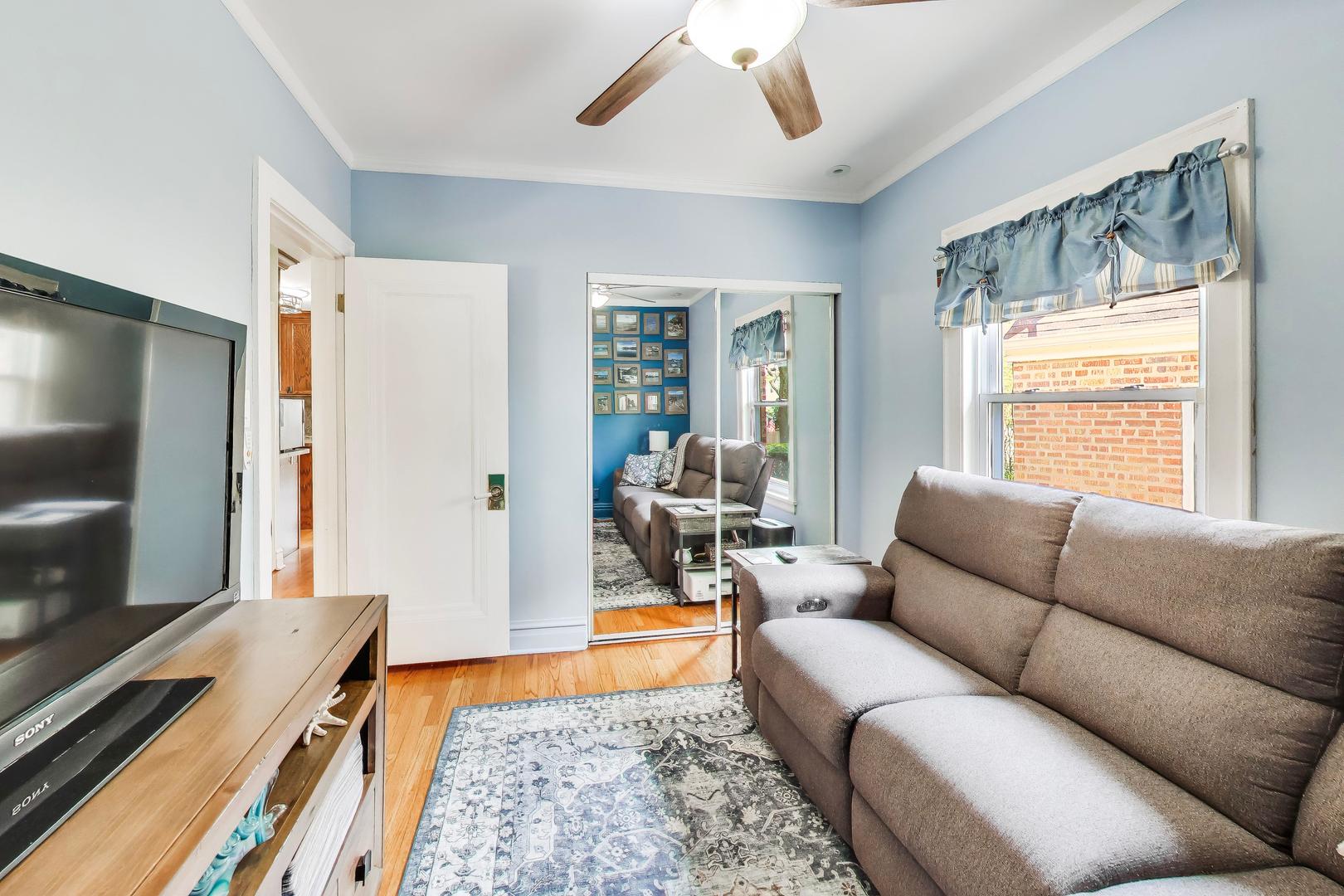 6732 W Rascher Avenue, Chicago, IL 60656