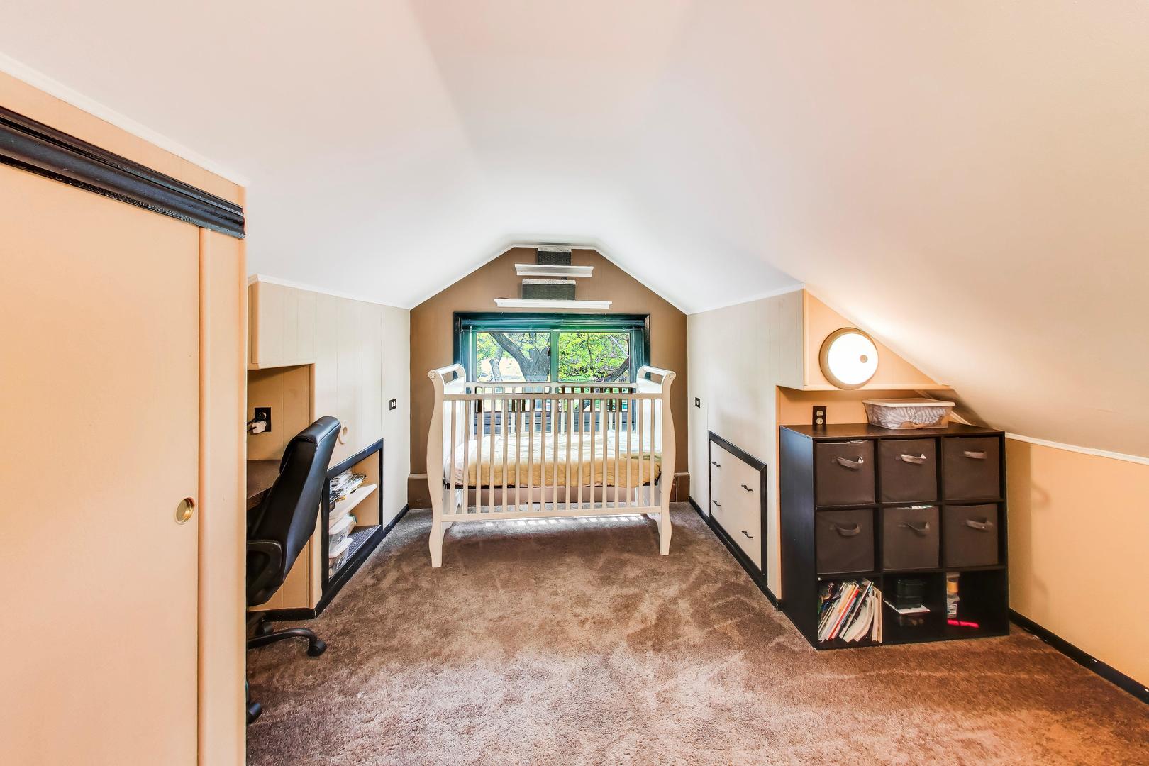 6732 W Rascher Avenue, Chicago, IL 60656