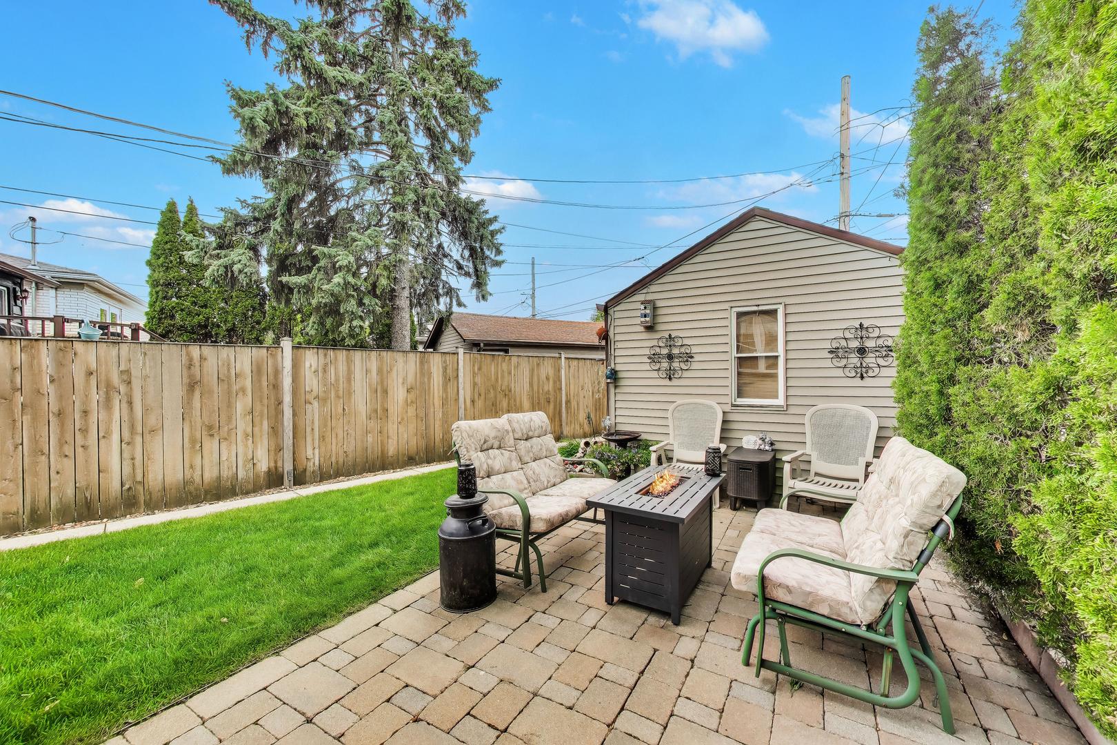 6732 W Rascher Avenue, Chicago, IL 60656