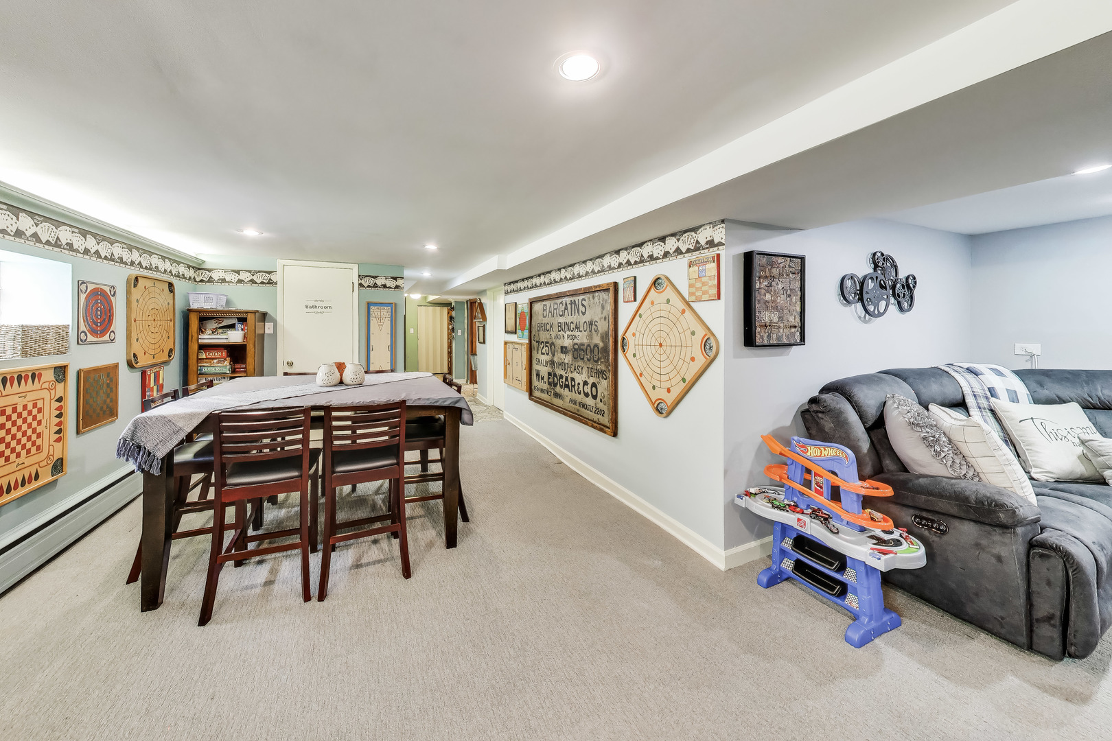 6732 W Rascher Avenue, Chicago, IL 60656