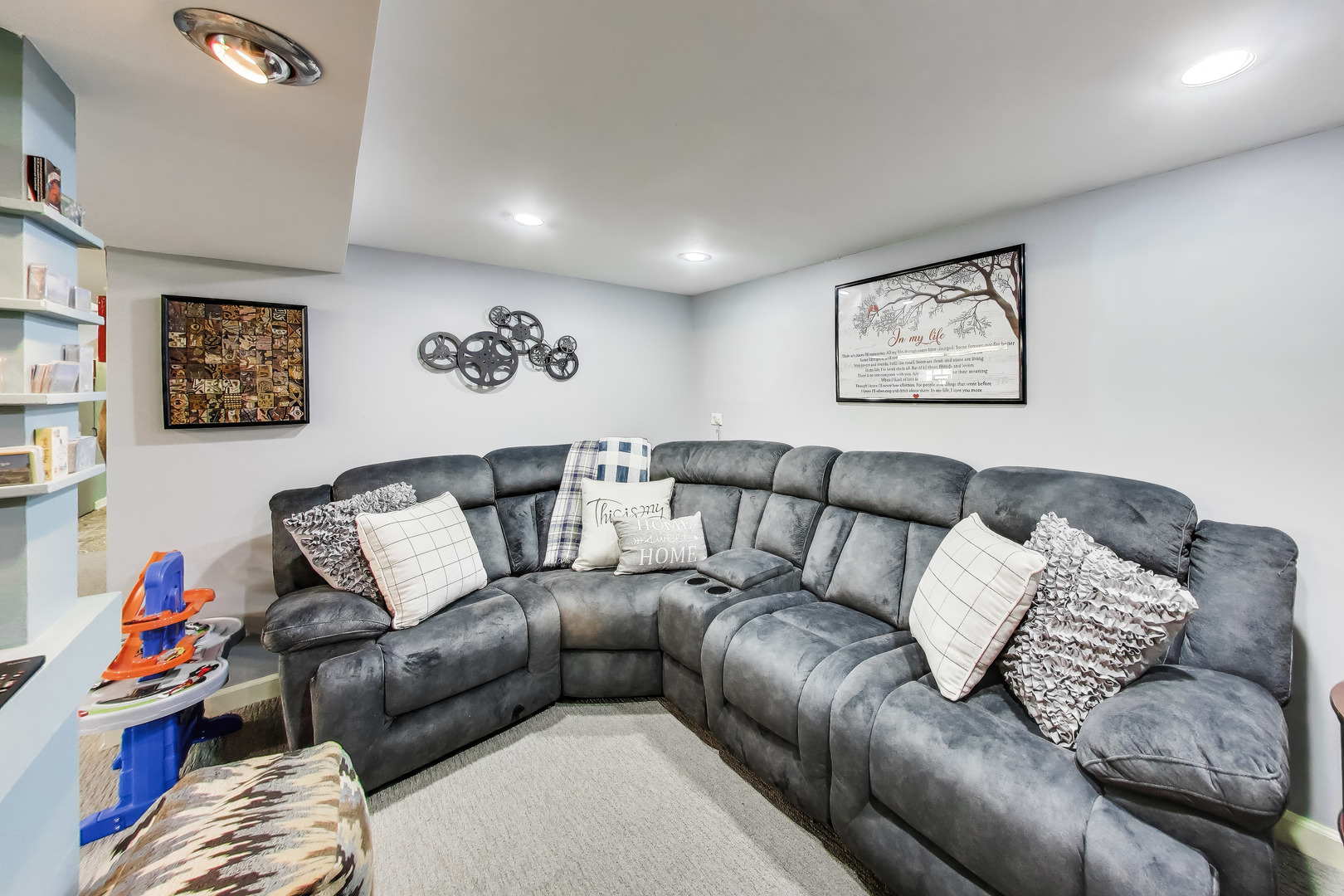6732 W Rascher Avenue, Chicago, IL 60656