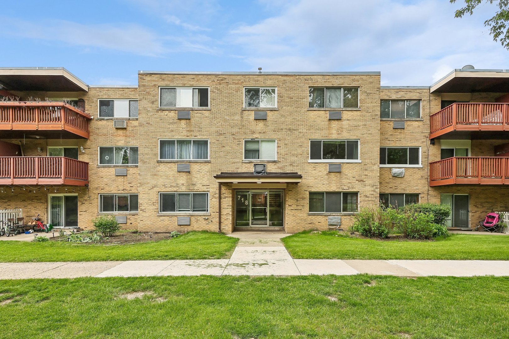 718 Dempster Street #G106, Mount Prospect, IL 60056