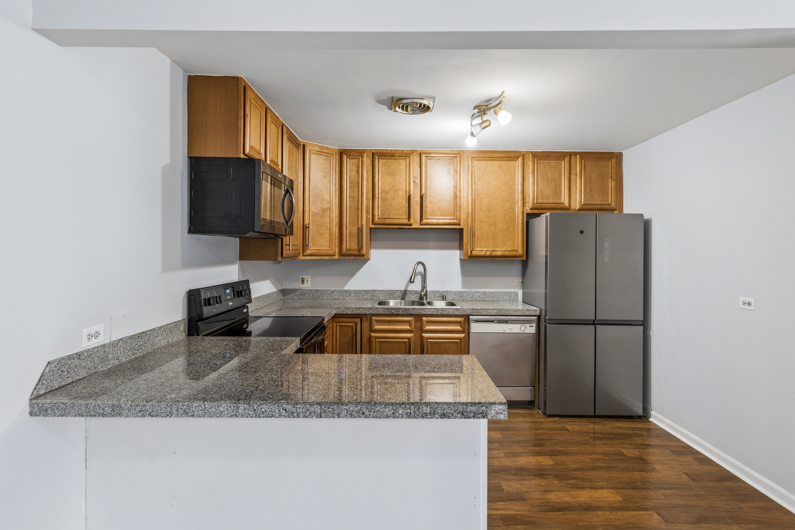 5450 Astor Lane #210, Rolling Meadows, IL 60008