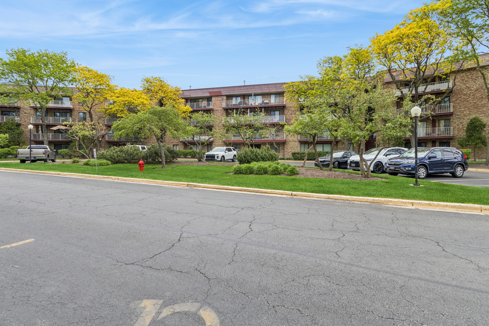 5450 Astor Lane #210, Rolling Meadows, IL 60008