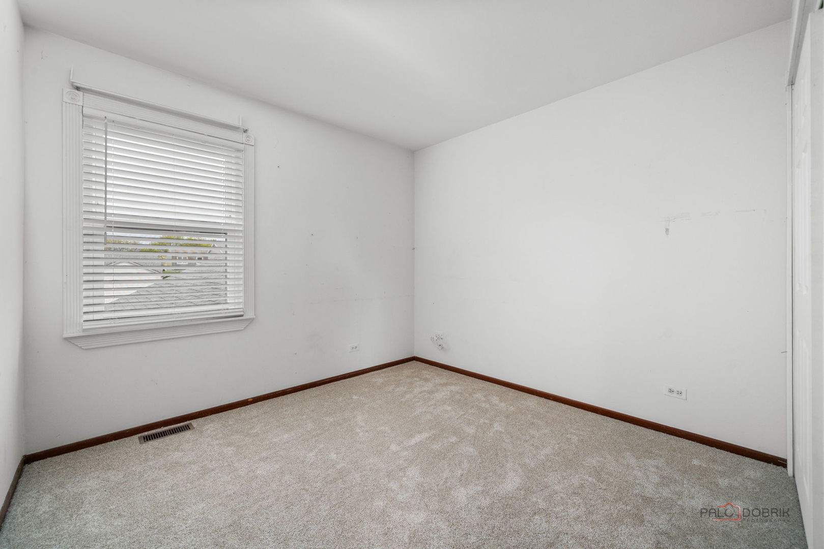 1255 W Dexter Lane, Hoffman Estates, IL 60169