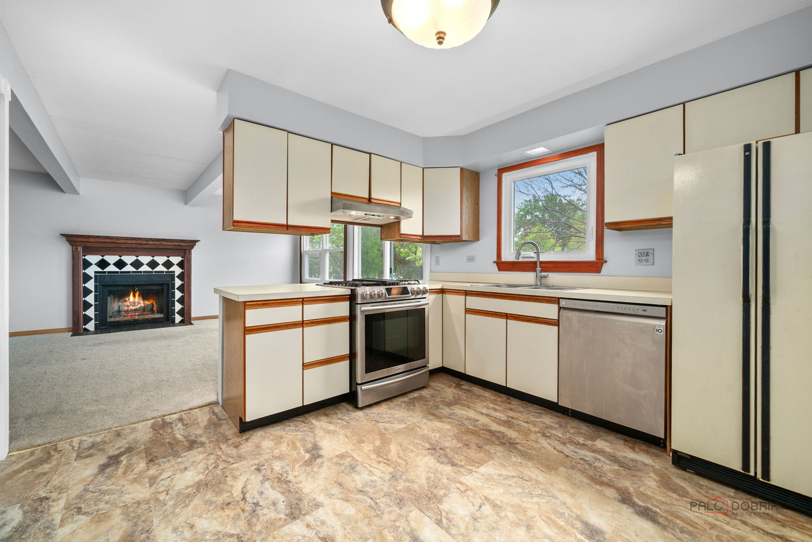 1255 W Dexter Lane, Hoffman Estates, IL 60169