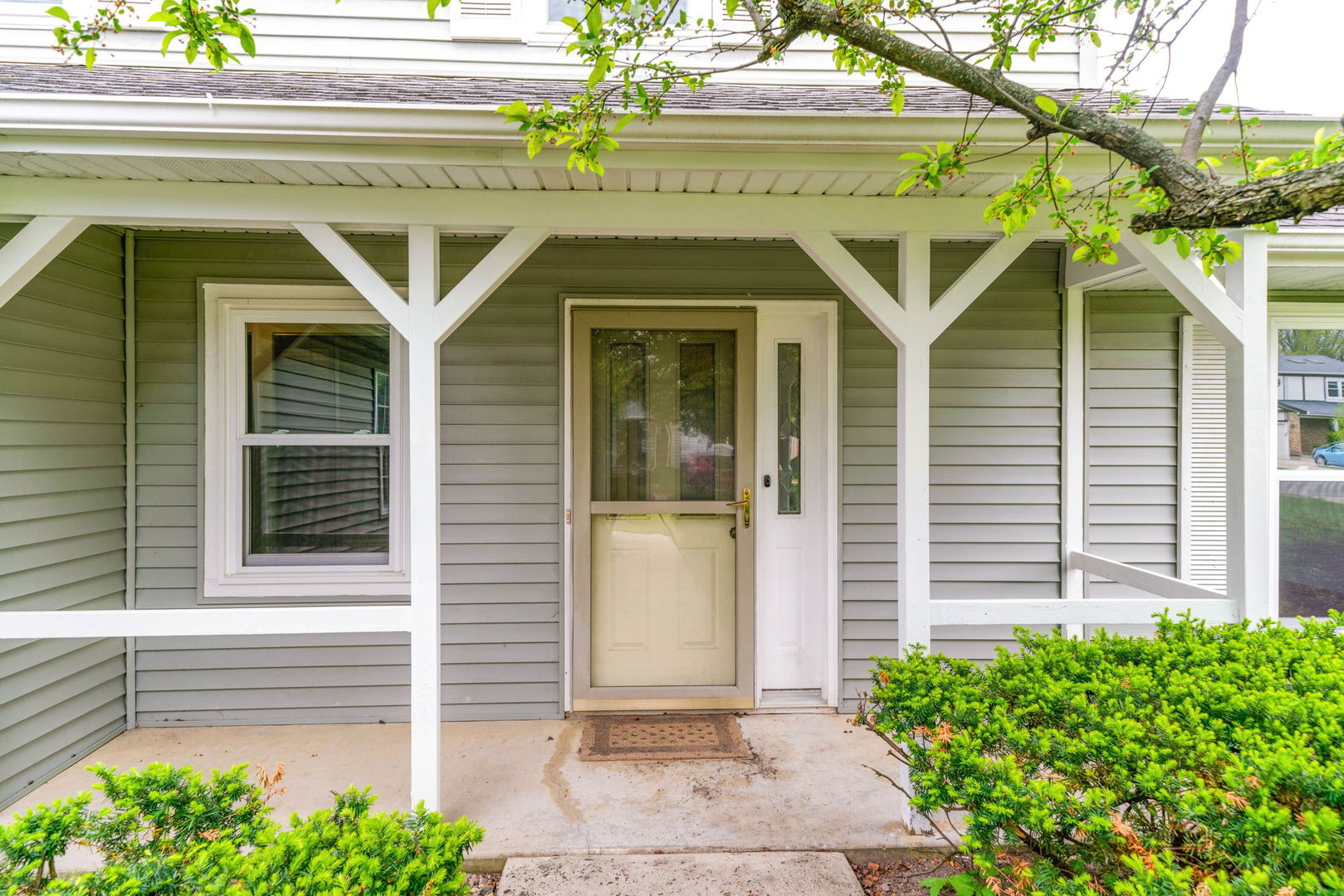 1255 W Dexter Lane, Hoffman Estates, IL 60169