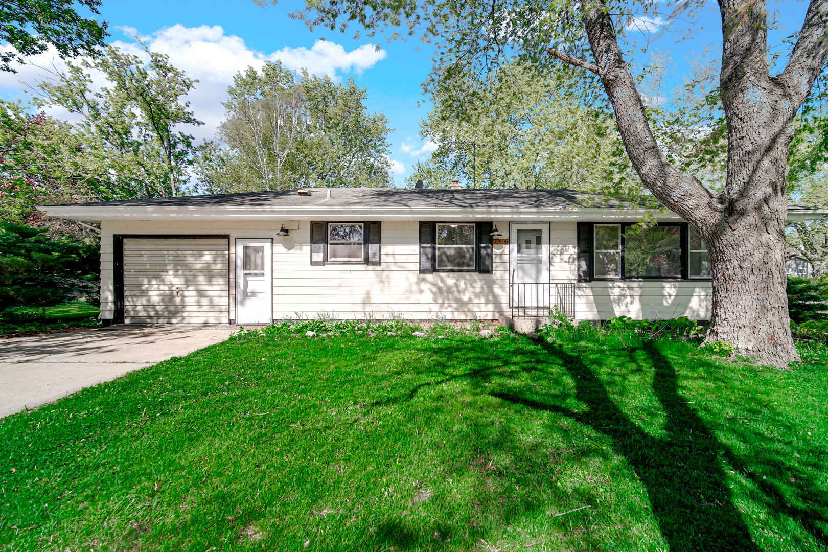 37606 N Geraghty Avenue, Beach Park, IL 60087
