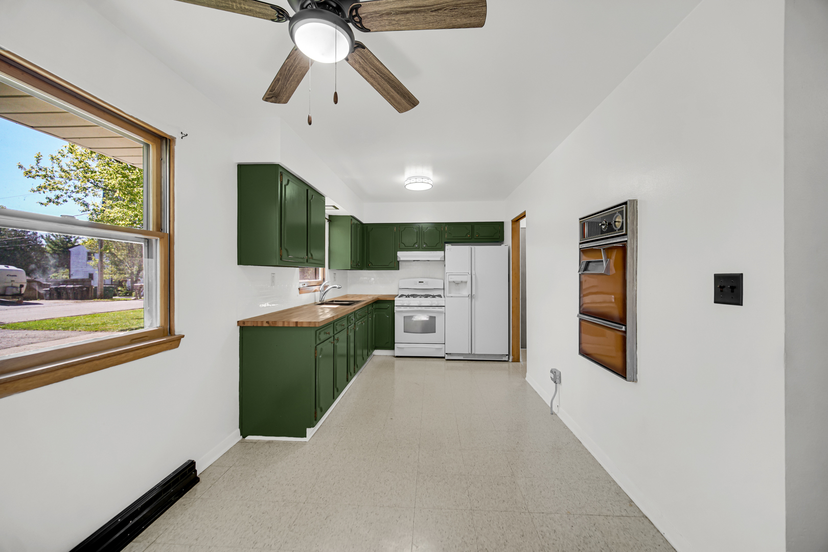 37606 N Geraghty Avenue, Beach Park, IL 60087