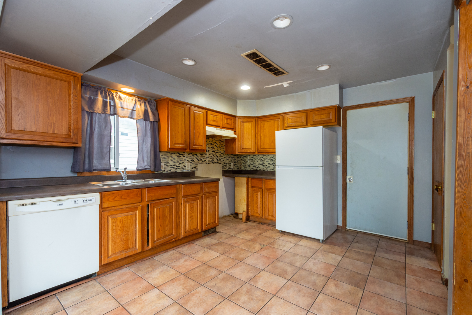 322 Maple Lane, Round Lake, IL 60073