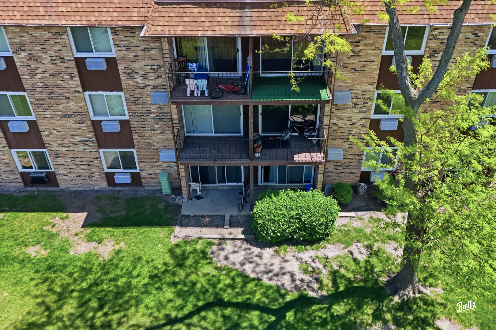 720 Hill Drive #8-302, Hoffman Estates, IL 60169