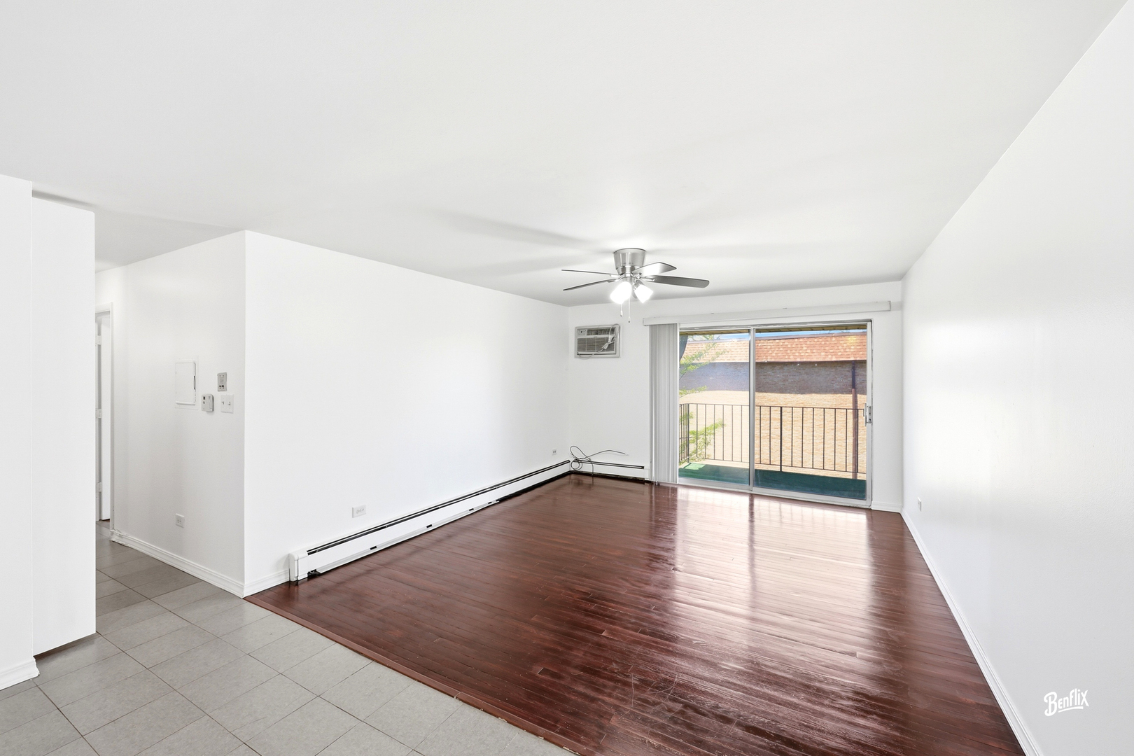 720 Hill Drive #8-302, Hoffman Estates, IL 60169