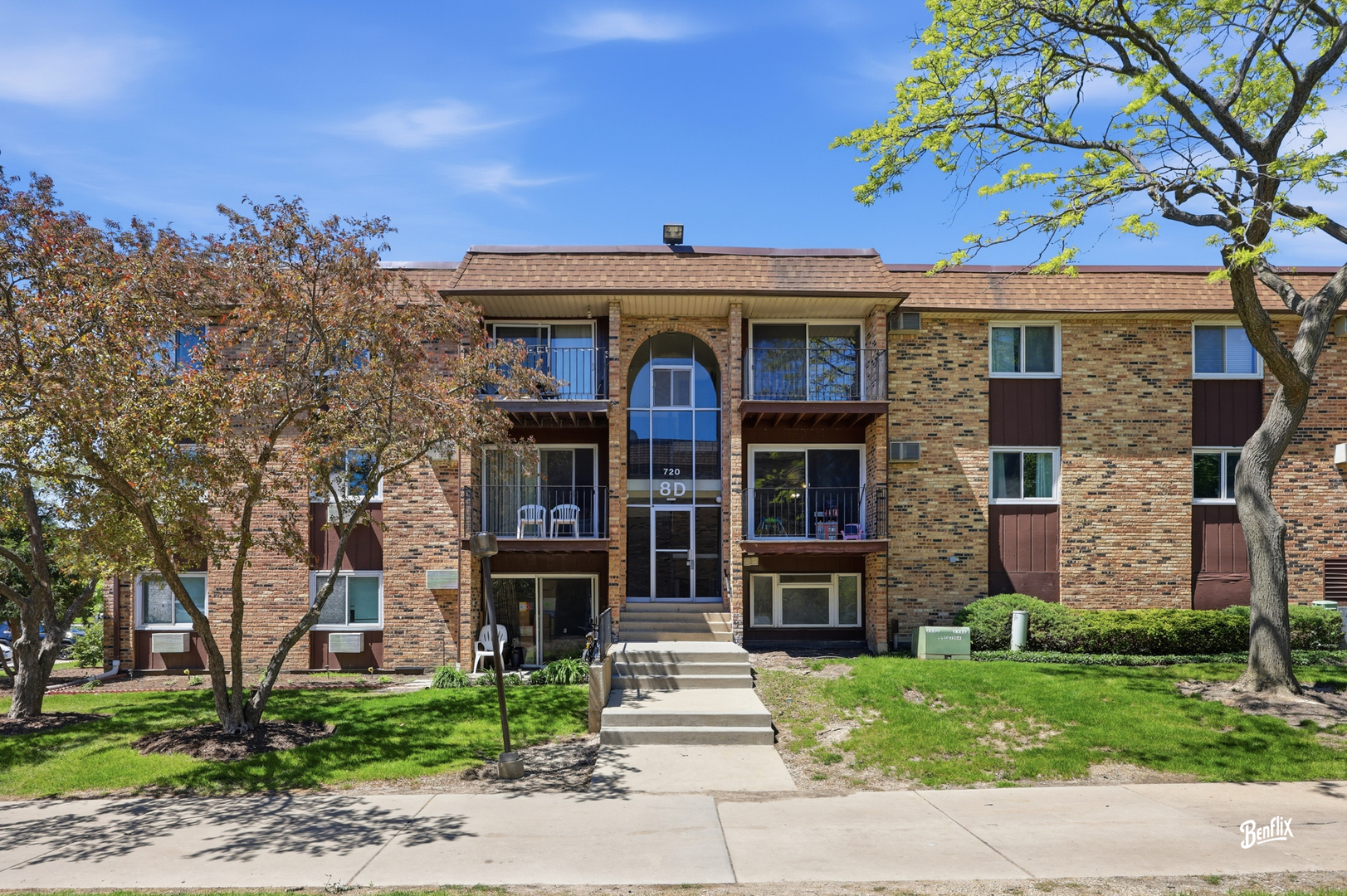 720 Hill Drive #8-302, Hoffman Estates, IL 60169