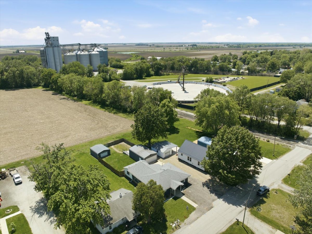 205 E Sullivan Street, Heyworth, IL 61745