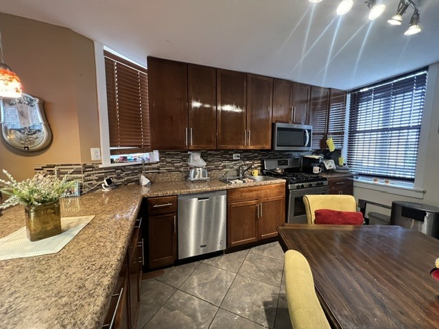 3445 W Adams Street, Chicago, IL 60624