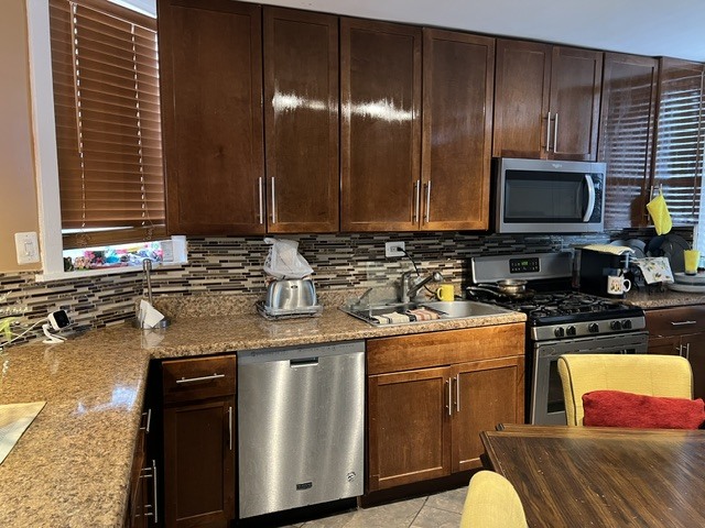 3445 W Adams Street, Chicago, IL 60624