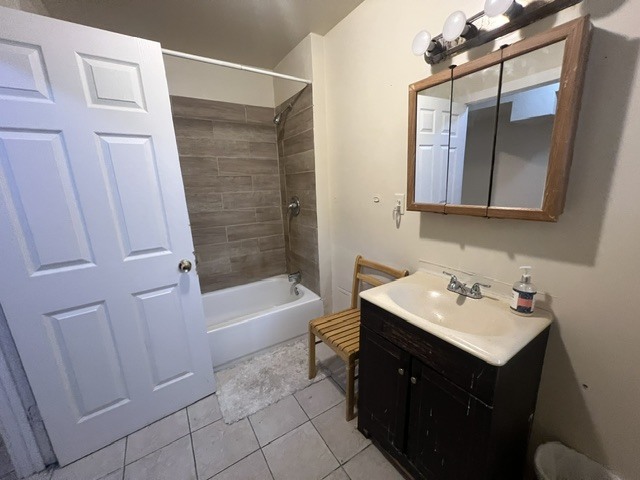 3445 W Adams Street, Chicago, IL 60624